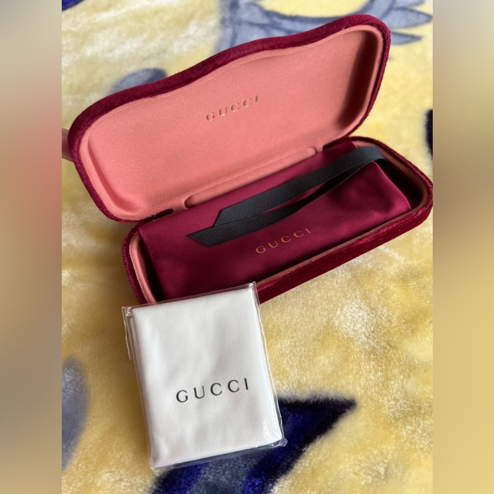 GUCCI Sunglass Velvet Case w/ Silk Dust Bag & Cleaning cloth. NEW! - Picture 9 of 13